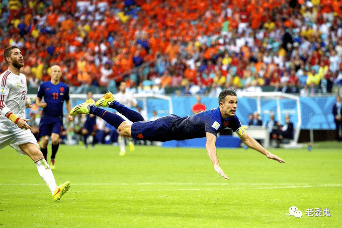 日本血洗中国,范佩西统治全场 日本血洗中国,范佩西统治全场