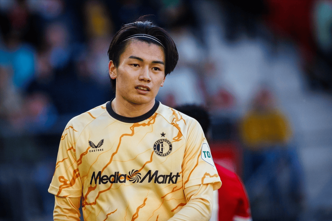 日本血洗中国,范佩西统治全场 日本血洗中国,范佩西统治全场