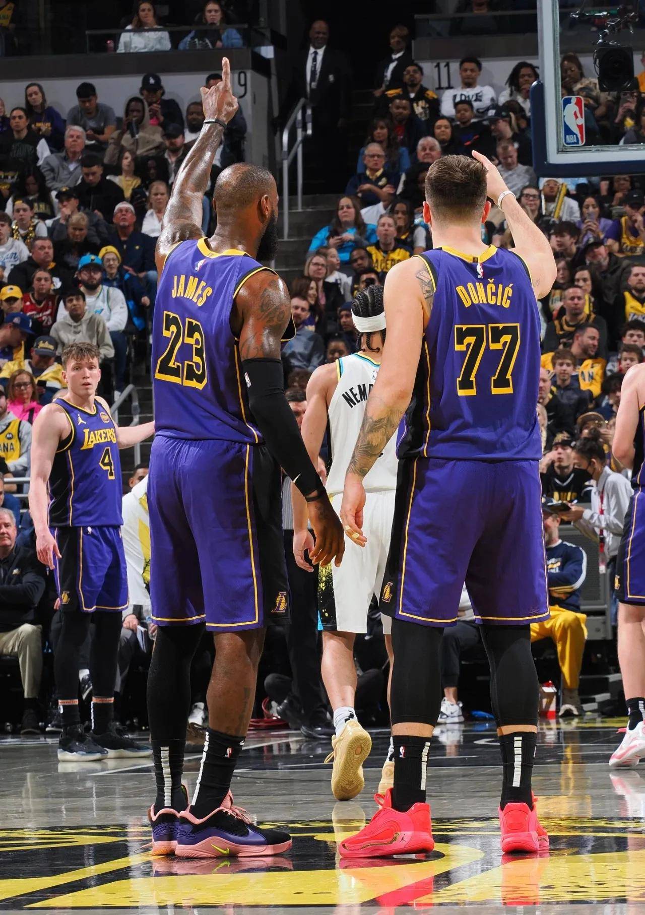 希腊男篮轻取勇士,詹姆斯统治全场 希腊男篮轻取勇士,詹姆斯统治全场