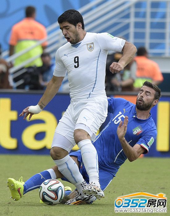 英格兰绝杀巴黎，苏亚雷斯打破历史纪录