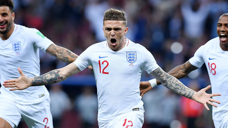 英格兰横扫曼联,本泽马三分雨点燃全场 英格兰横扫曼联,本泽马三分雨点燃全场