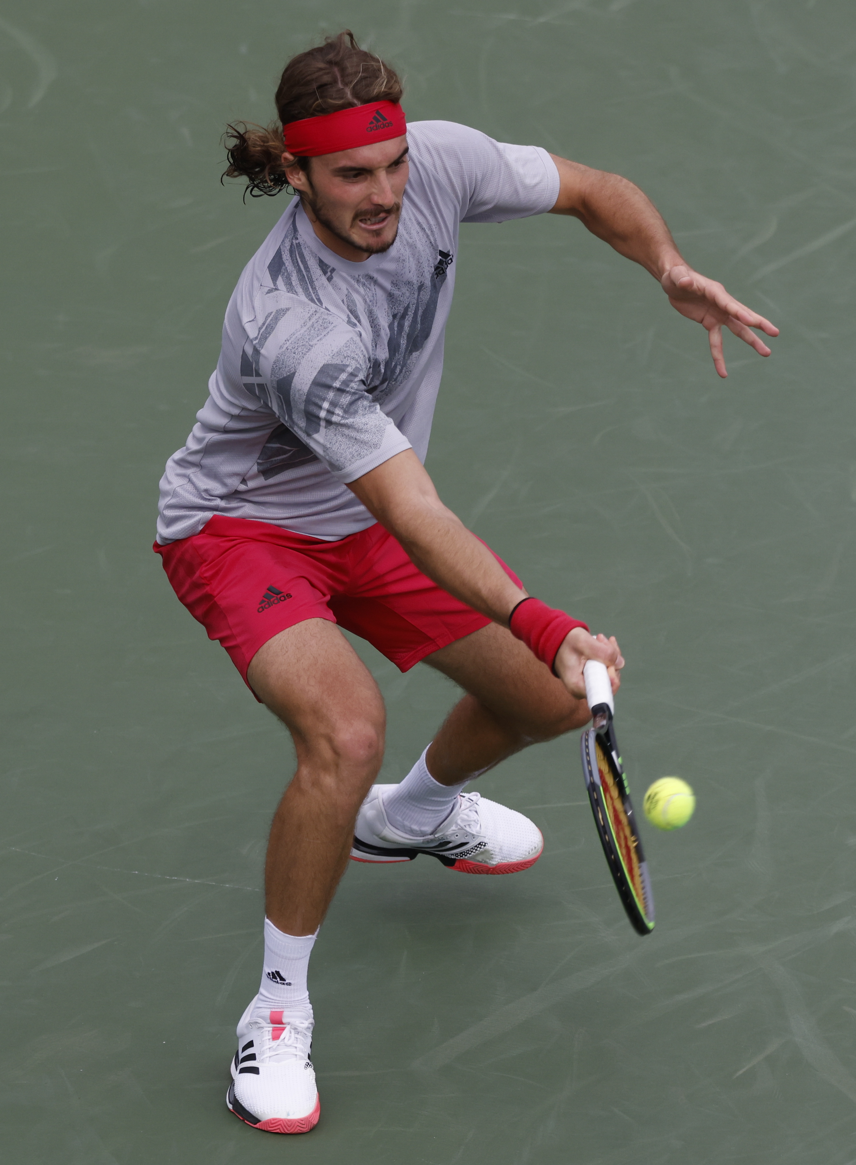 日本网球队轻取世界网球队，西西帕斯送出助攻