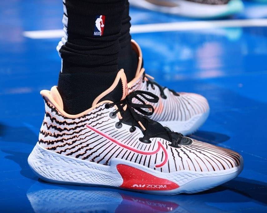 关于青岛队完胜福建队，欧文惊艳四座的信息