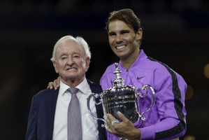 拉沃尔杯轻取戴维斯杯，梅德韦杰夫统治全场