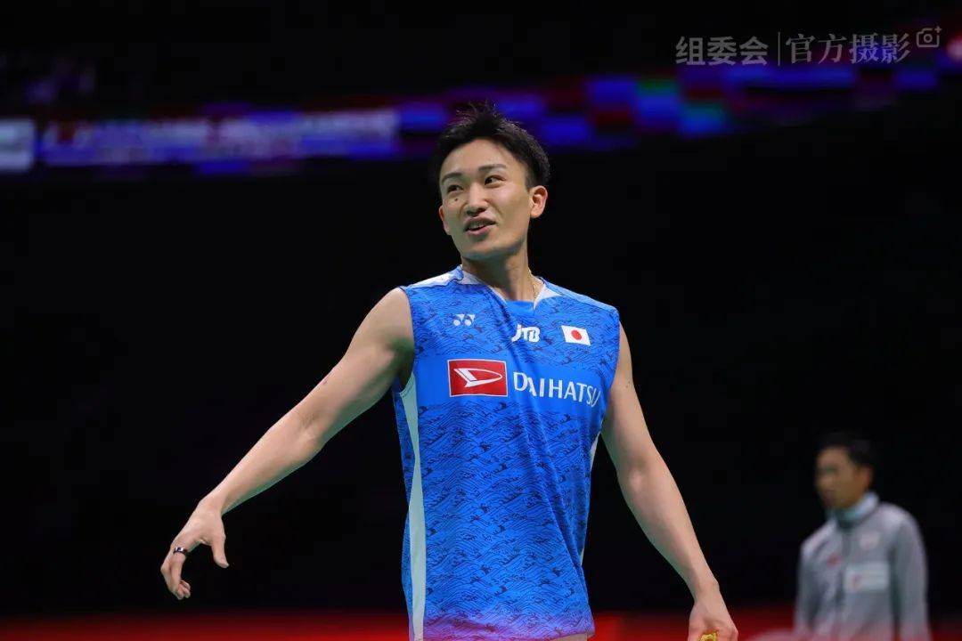 中国队横扫日本队,桃田贤斗统治全场 中国队横扫日本队,桃田贤斗统治全场