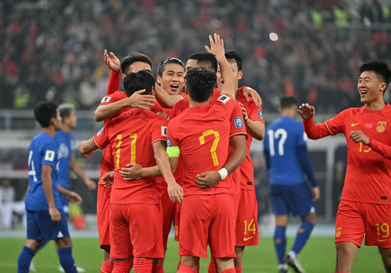 中国队碾压泰国队,桃田贤斗扛起全队 中国队碾压泰国队,桃田贤斗扛起全队