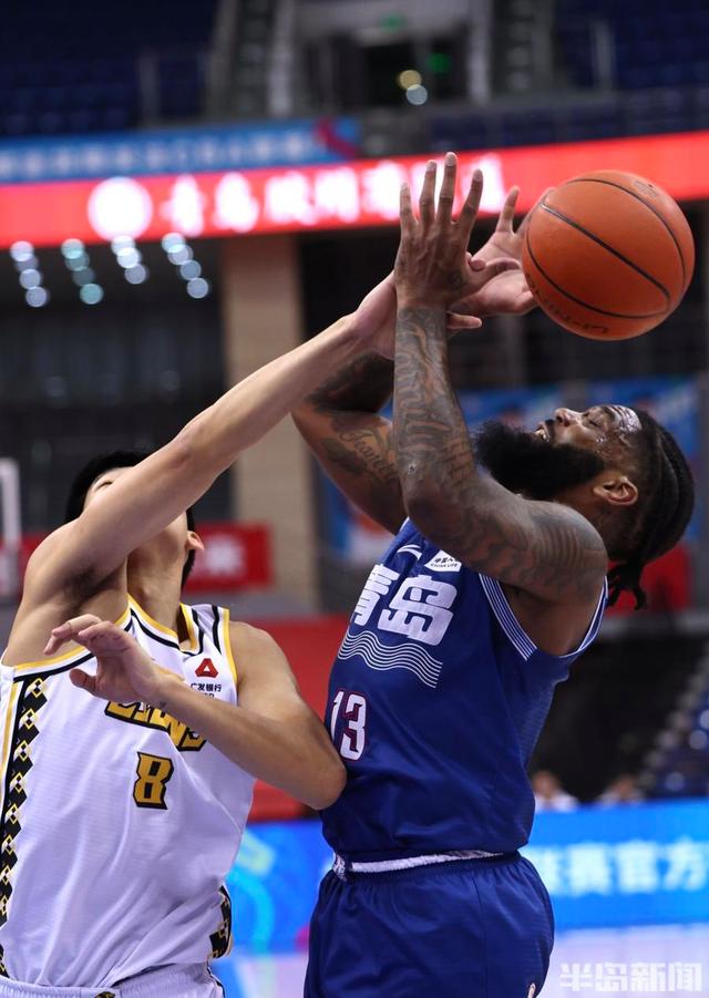 青岛队力克山东队，德罗赞惊艳四座