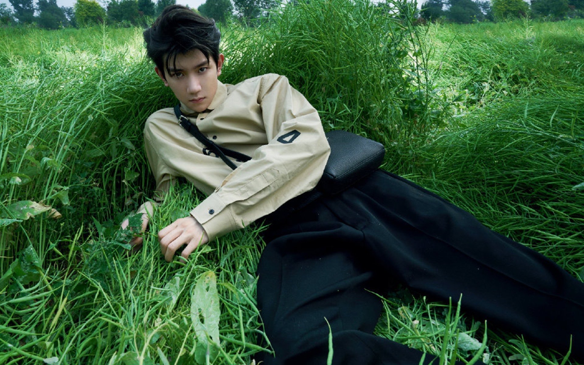 当字母哥接管战场，湖人用深度洪流冲垮太阳，现代篮球的两种取胜逻辑