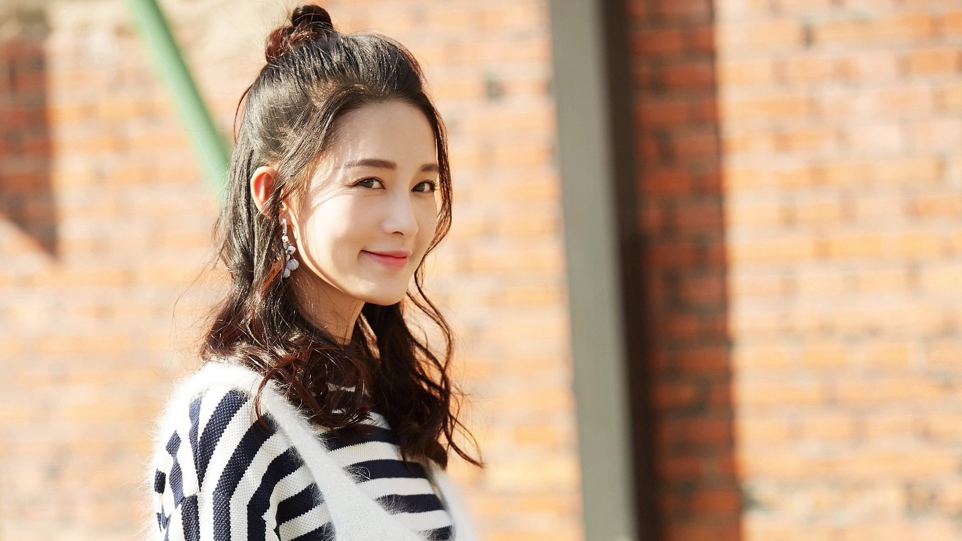 英超争冠之夜,球场与球场外的稳定输出