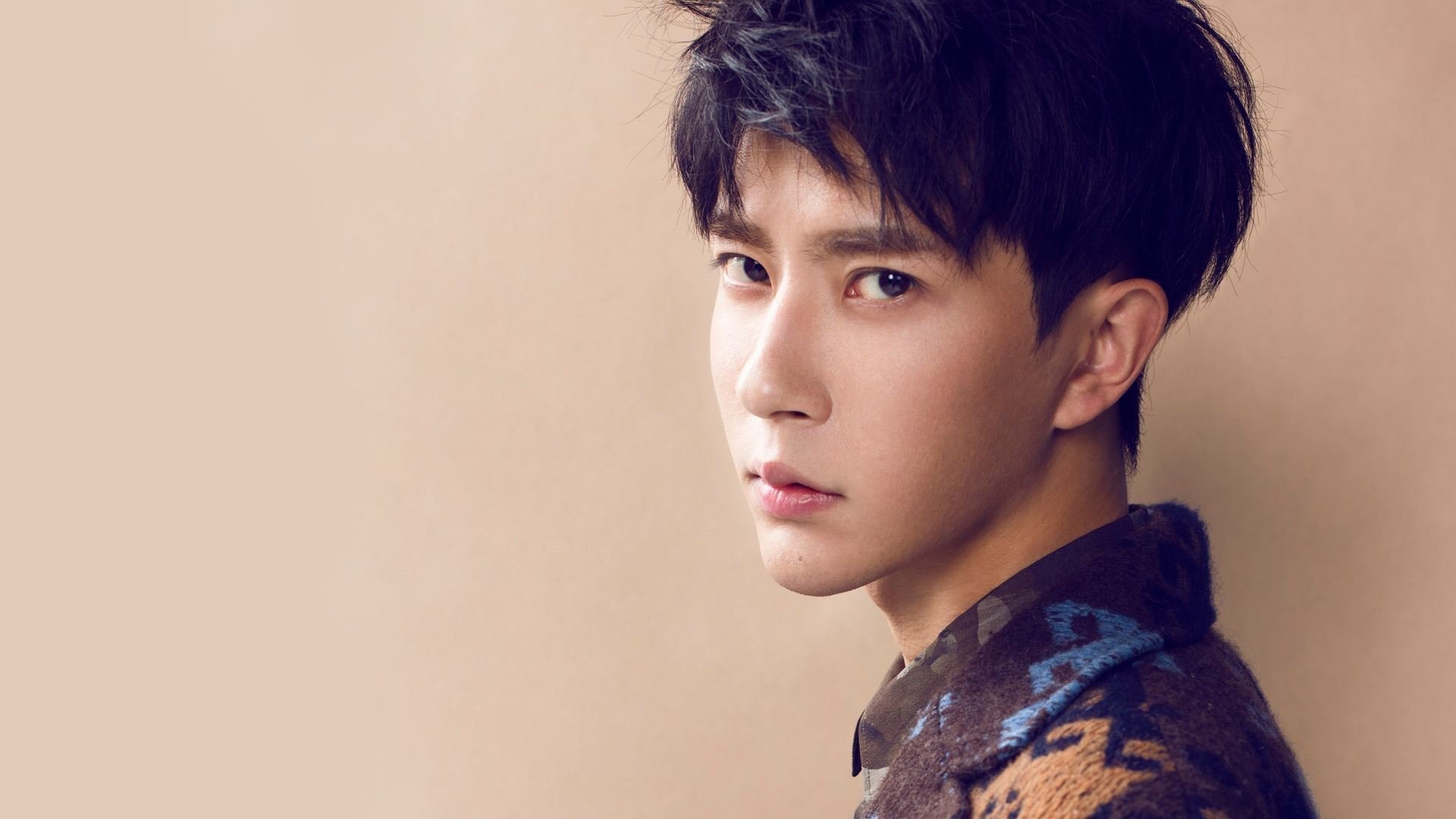 孤胆英雄,詹姆斯季后赛接管与东契奇横扫新疆的胜利哲学