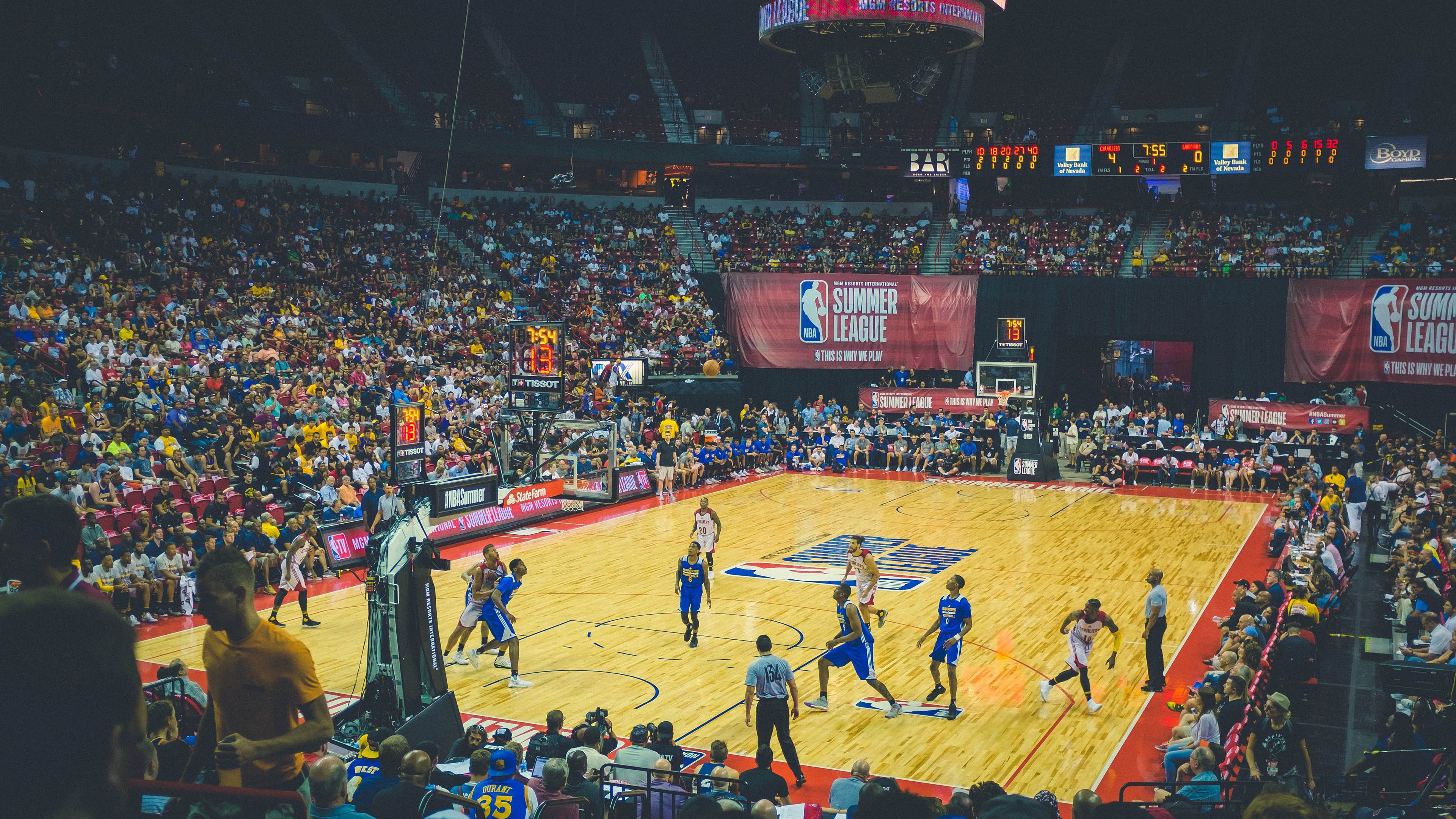 跨界电竞奇迹,上海队键盘敲碎森林狼,班凯罗虚拟世界封神一战