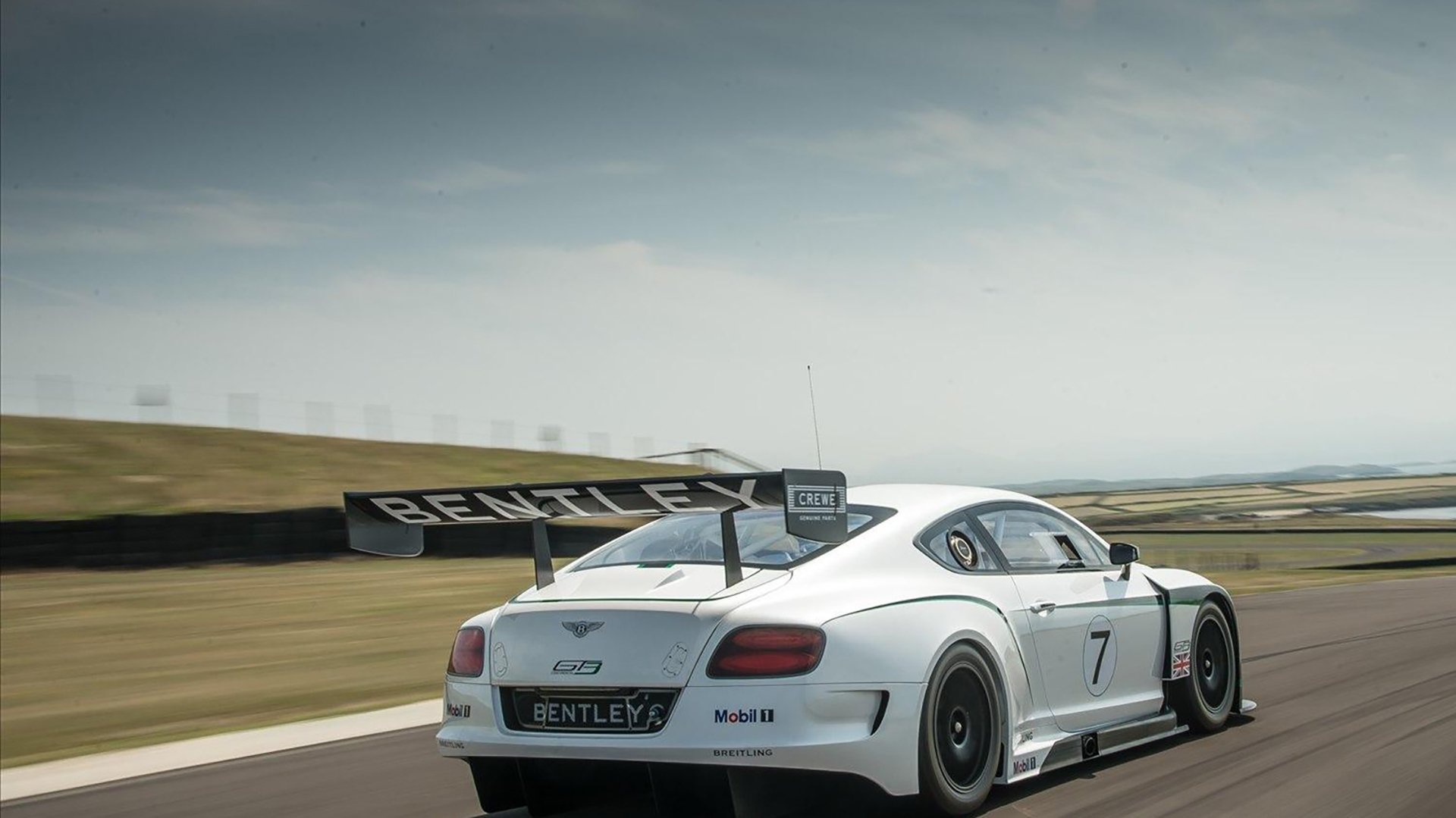 沉默的将军与闪电的第三节,两种扛起世界的姿势